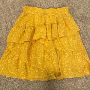 Hibluco Kids Yellow flower skirt, size small.